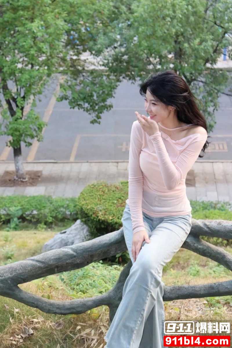 长相甜美温文尔雅的女神 蔡思林 12