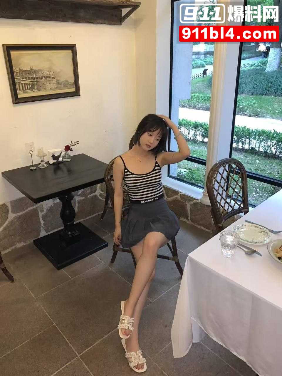 短发美足小骚货魏晴瑜3