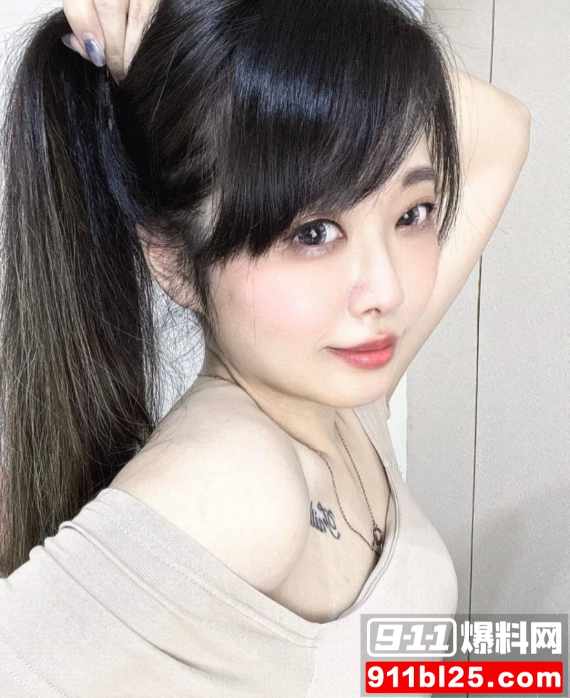 某音巨乳嫩妹恋爱后自拍露点 18