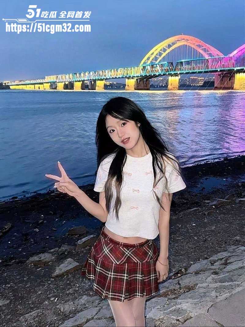 山东大学 女学霸 爱玩3p的抖M母狗 1