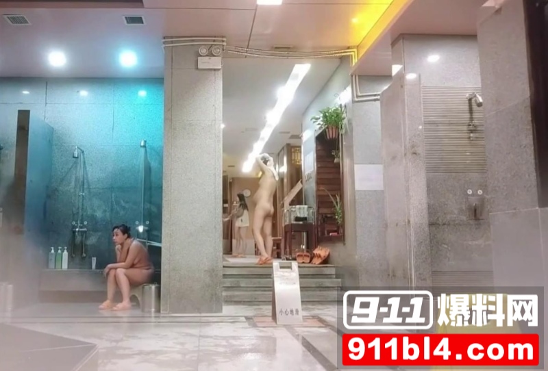 顶级反差女神 偷拍洗浴9