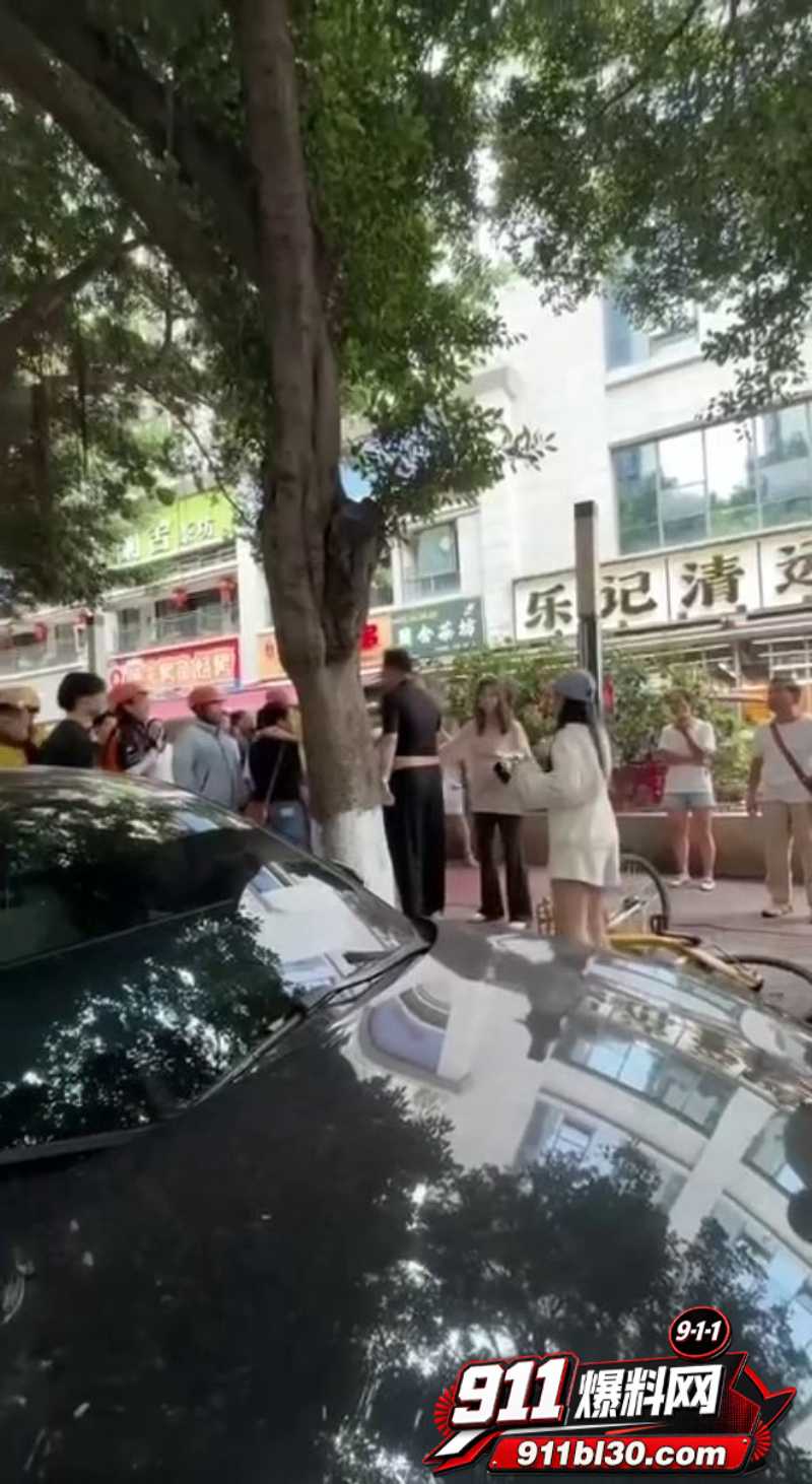 反差小三无耻公开身份 原配抓奸捉丈夫出轨9