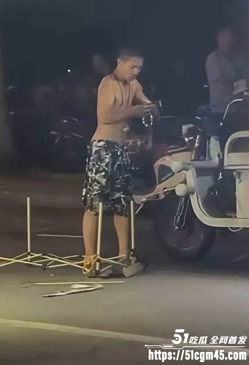 湛江渔港公园莹莹柠檬茶被非礼打架事件1拷贝 湛江渔港公园莹莹柠檬茶被非礼打架事件1拷贝
