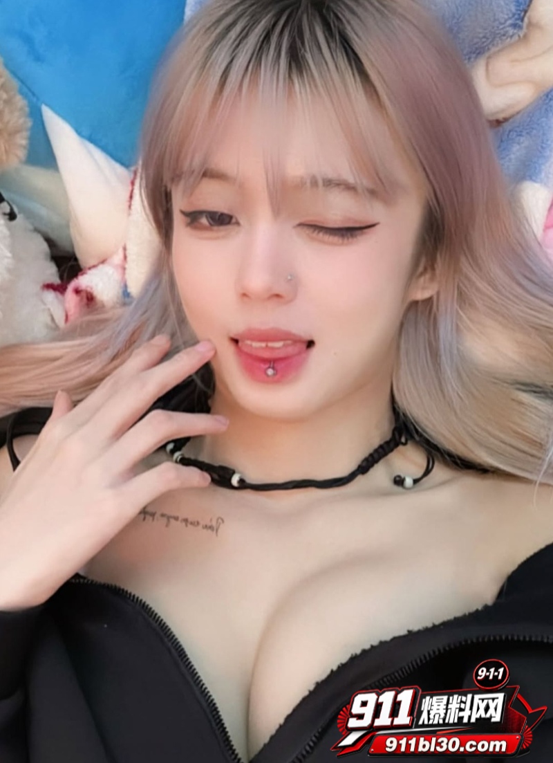 高颜值巨乳模特儿与约炮大神私密自拍视频流出10