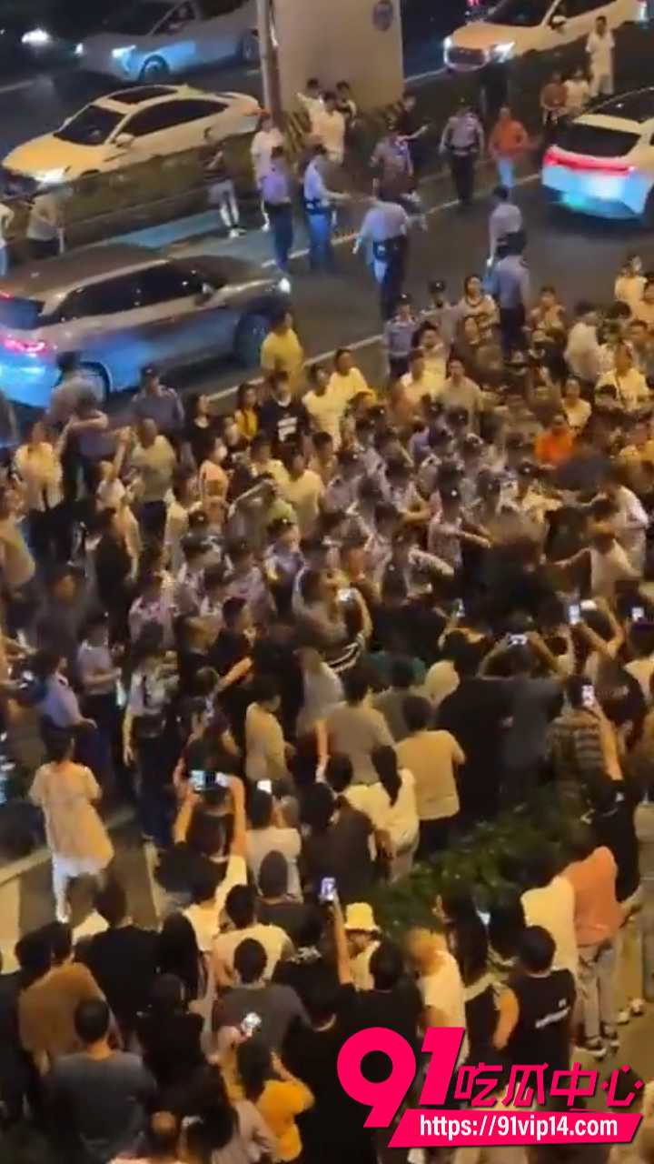 居民聚集堵路游行抗议6 居民聚集堵路游行抗议6