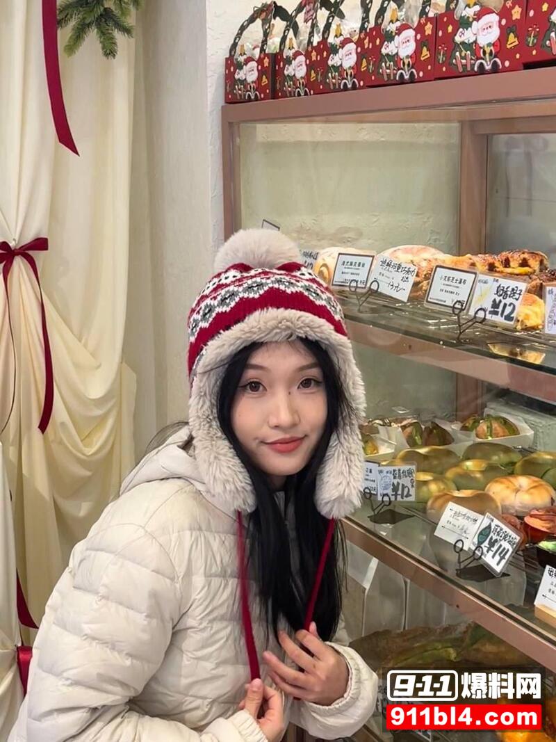 周羽彤调教深喉 2