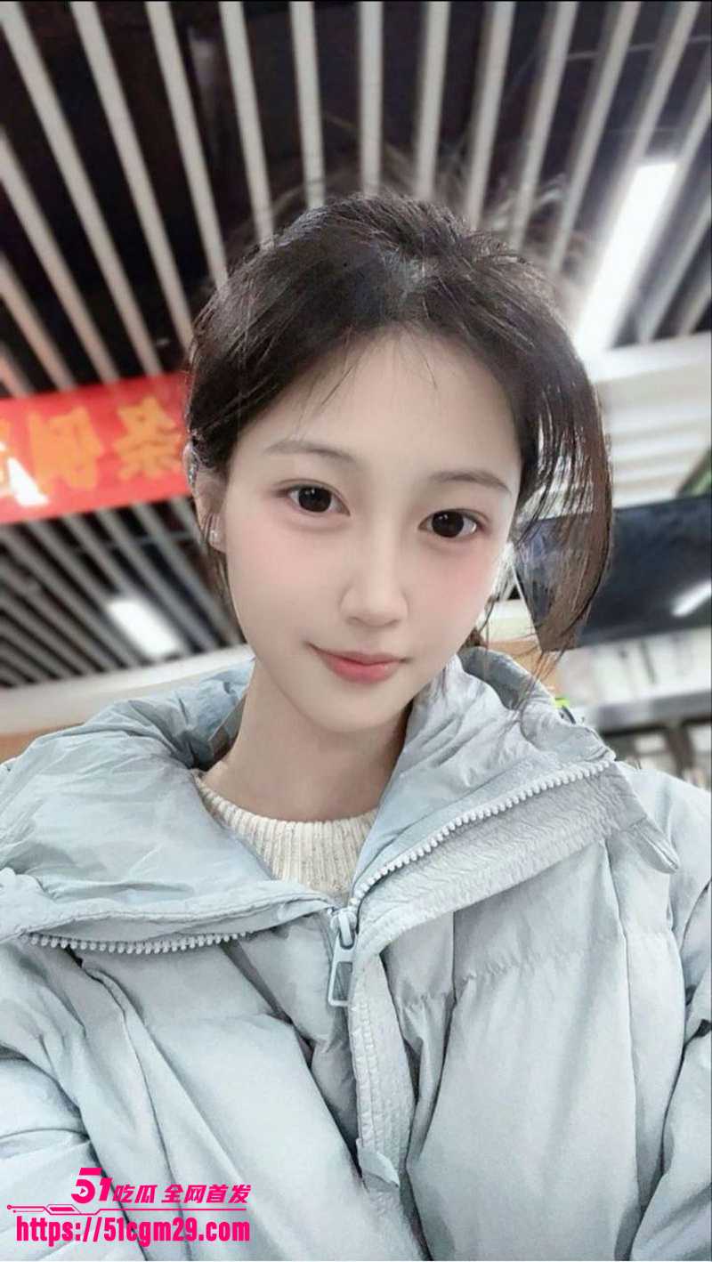 重庆工商大学反差婊 吴佳琪 自慰私拍 1