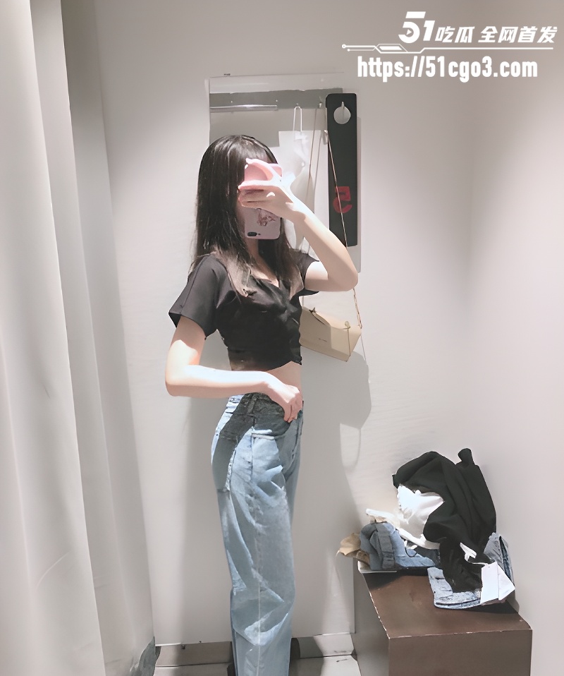 西安美术系大二学妹性爱自拍 1