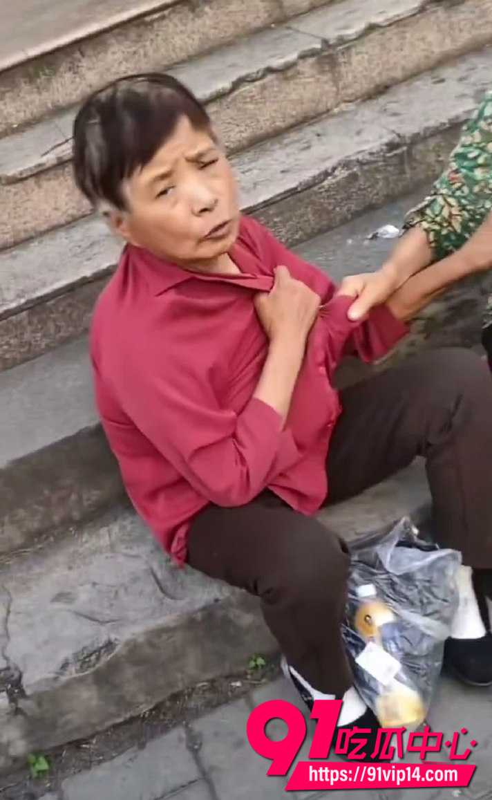 大妈吵架2