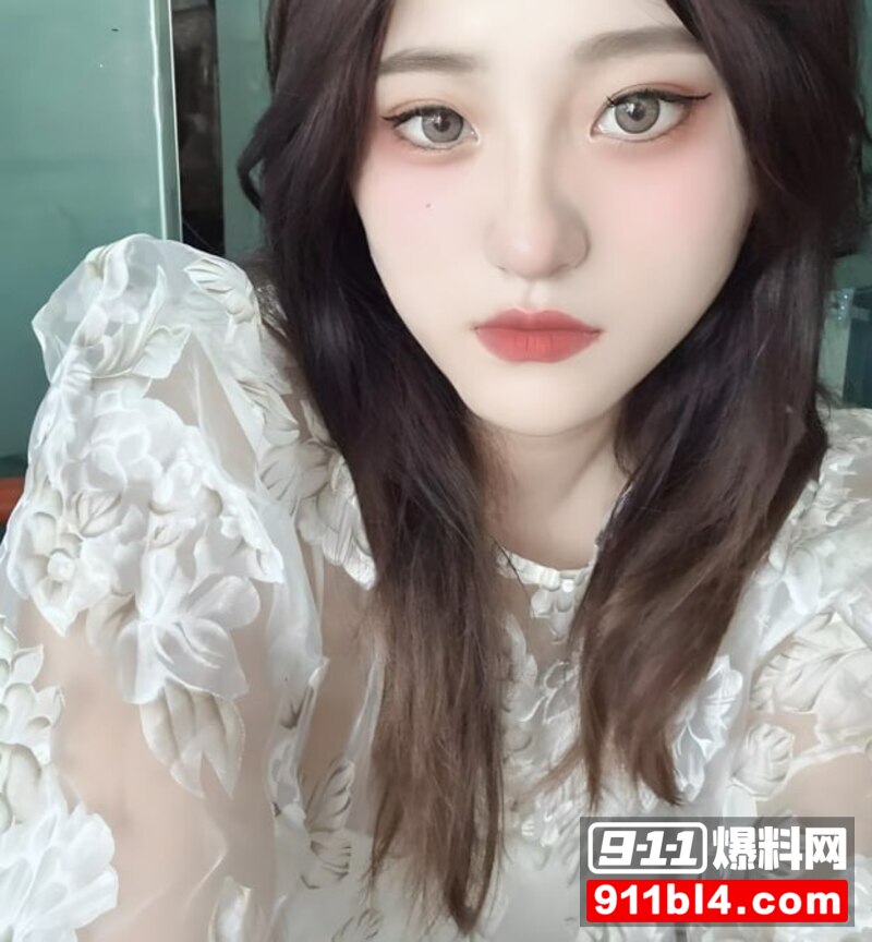 王家铭后入调教 3