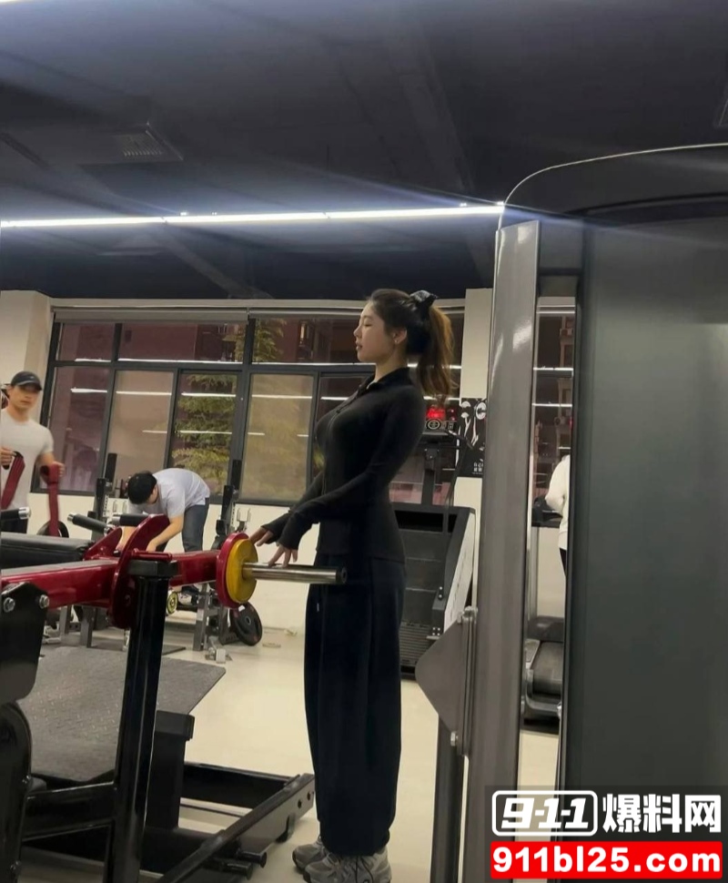 抖音百万微胖女网红 白桃乌龙茶 28