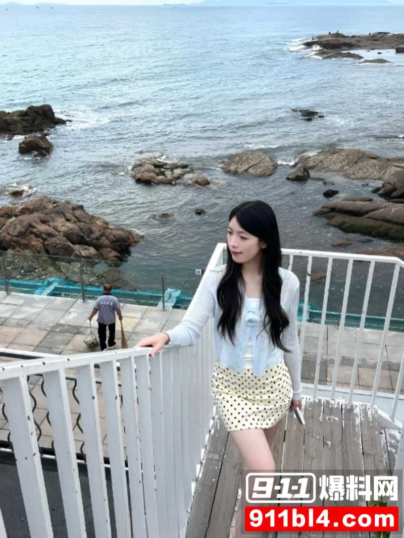 白嫩美乳女友1